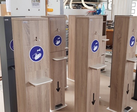 Distributeur de solution hydroalcoolique